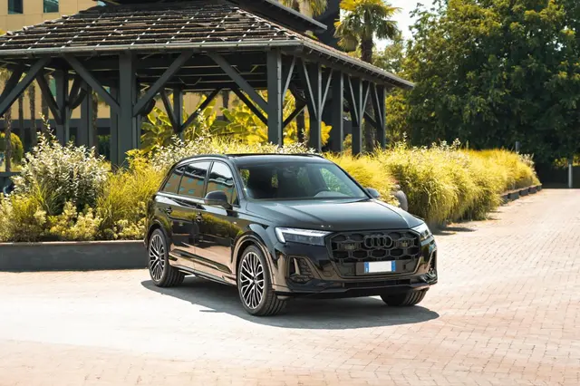 Audi Q7 50 TDI S-Line Edition 2025 — Cannes Lux Car Rental, Cannes
