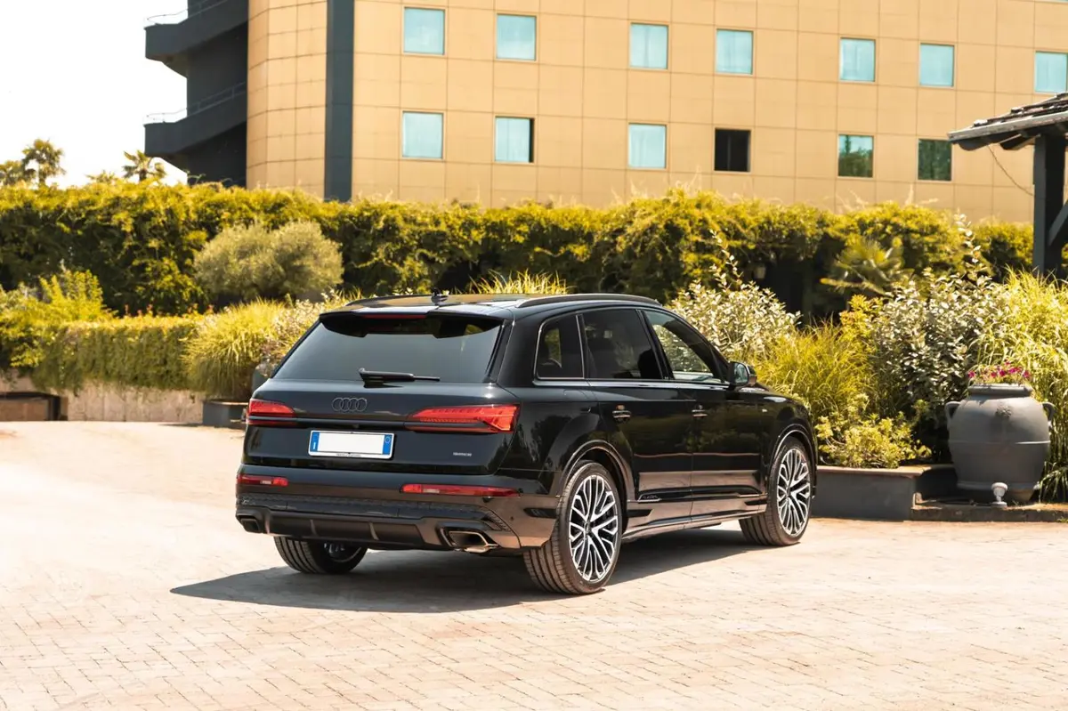 Audi Q7 50 TDI S-Line Edition 2025, dashboard — Cannes Lux Car Rental, Cannes. Audi Q7 50 TDI S-Line Edition in Cannes Audi Q7 50 TDI S-Line Edition rental in Cannes…