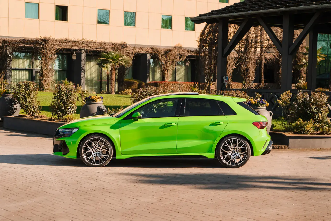 Audi RS3 Restyling 2025, front view — Cannes Lux Car Rental, Cannes. Audi RS3 Restyling in Cannes Audi RS3 Restyling hire in Cannes secures a 2025 sport model…