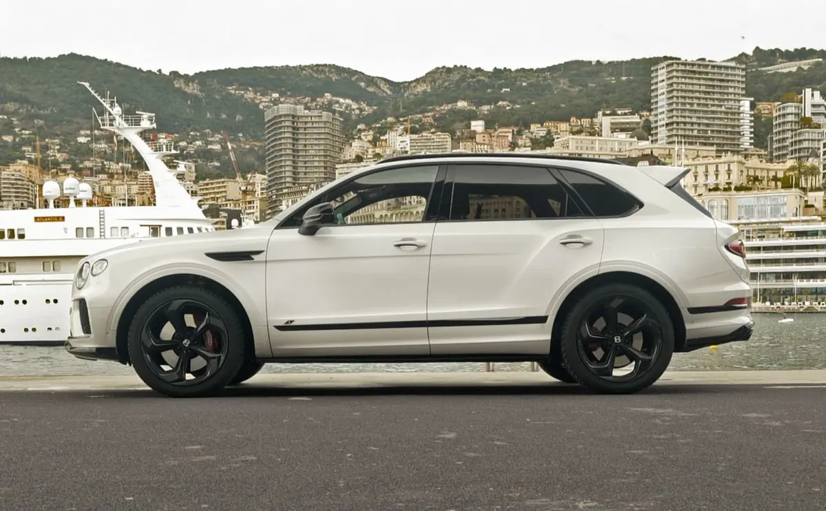 Bentley Bentayga V8-S 2024, front view — Cannes Lux Car Rental, Cannes. Bentley Bentayga V8-S in Cannes Bentley Bentayga V8-S hire in Cannes provides a 2024…