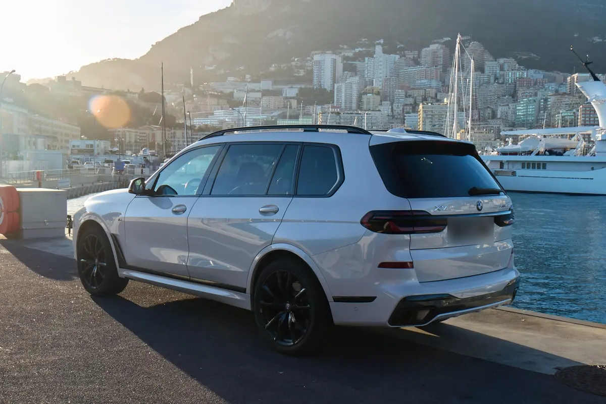 BMW X7 40d M 2024, front view — Cannes Lux Car Rental, Cannes. BMW X7 40d M in Cannes Renting a BMW X7 40d M in Cannes secures a 2024 SUV configured…