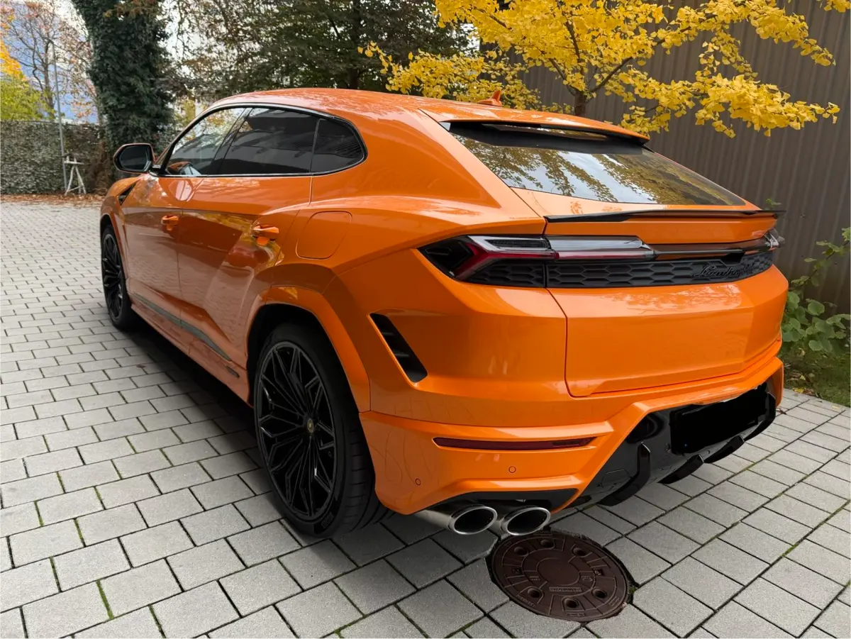 Lamborghini URUS SE 2025, exterior — Cannes Lux Car Rental, Cannes. Lamborghini URUS SE en Cannes El alquiler del Lamborghini URUS SE en Cannes pone a su…