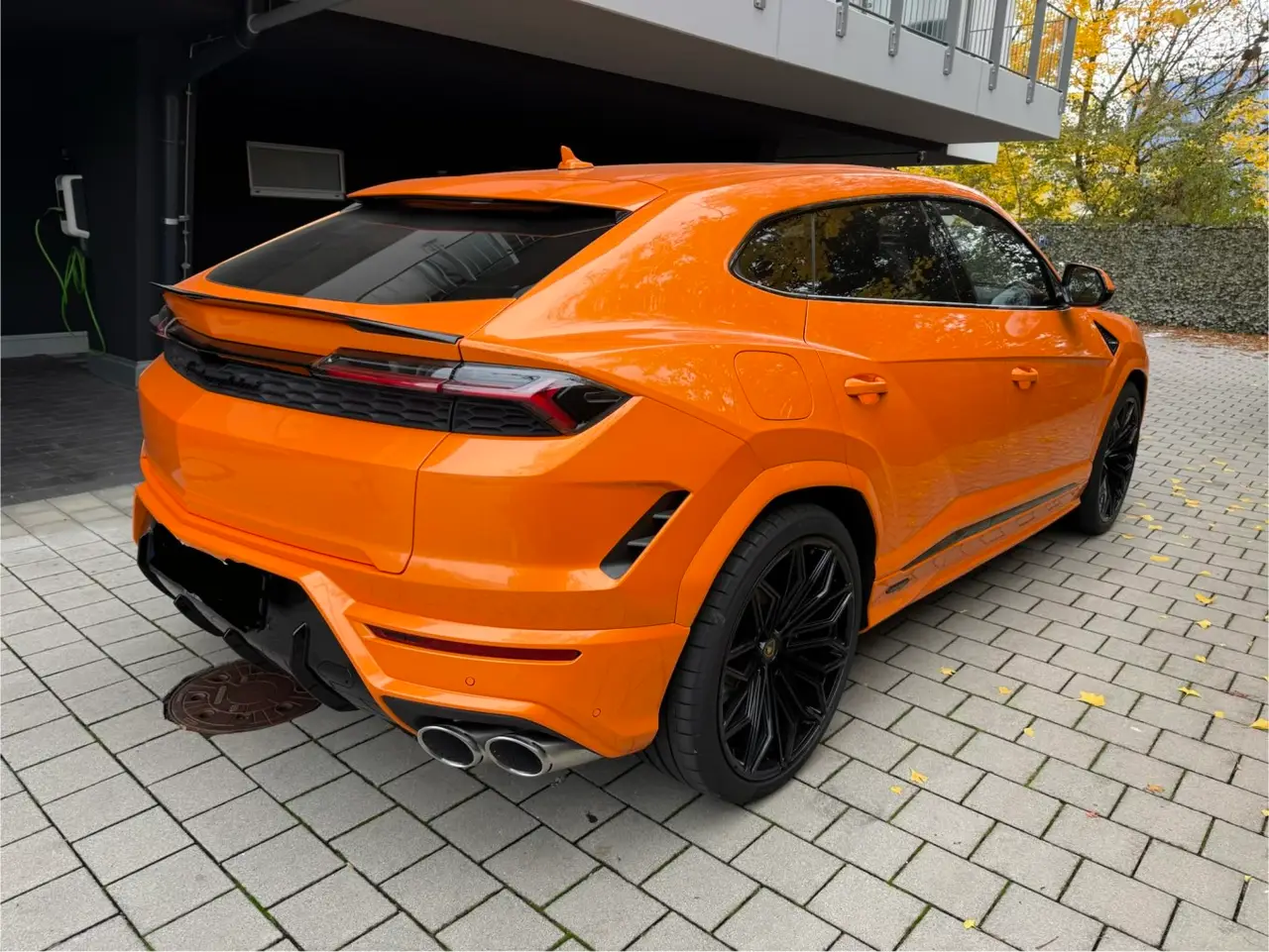 Lamborghini URUS SE 2025, vista frontal — Cannes Lux Car Rental, Cannes. Lamborghini URUS SE en Cannes El alquiler del Lamborghini URUS SE en Cannes pone a su…