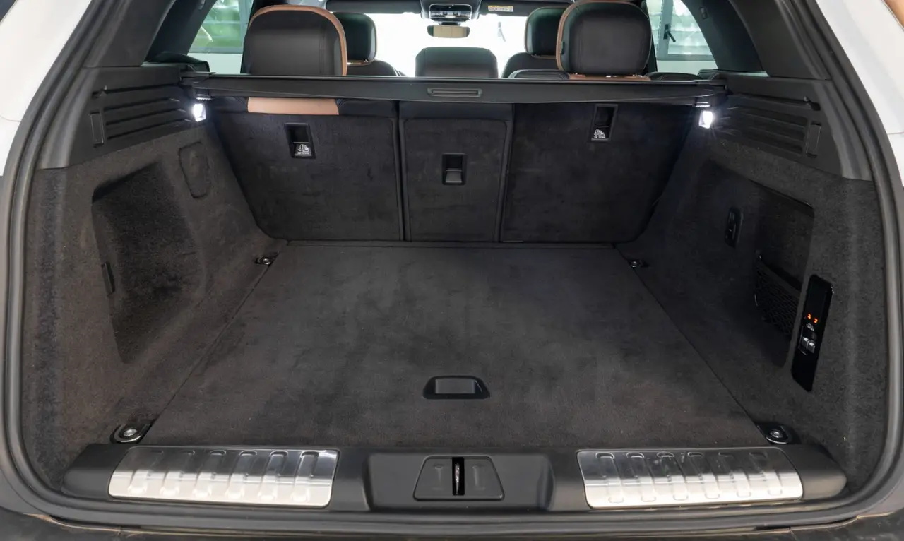 Land Rover Range Rover Sport 2025, interior — Cannes Lux Car Rental, Cannes. Land Rover Range Rover Sport in Cannes Land Rover Range Rover Sport rental in Cannes…