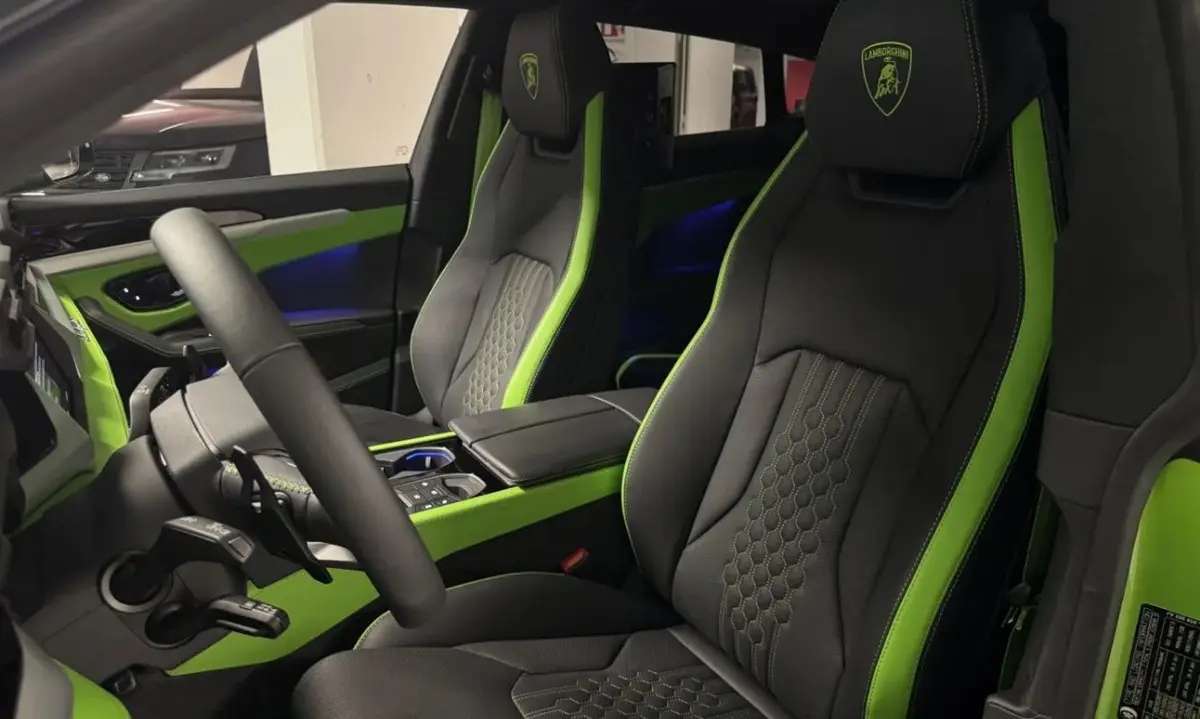 Land Rover Range Rover Sport Dynamic SE 2025, interior — Cannes Lux Car Rental, Cannes. Land Rover Range Rover Sport Dynamic SE in Cannes Land Rover Range Rover Sport Dynamic SE…