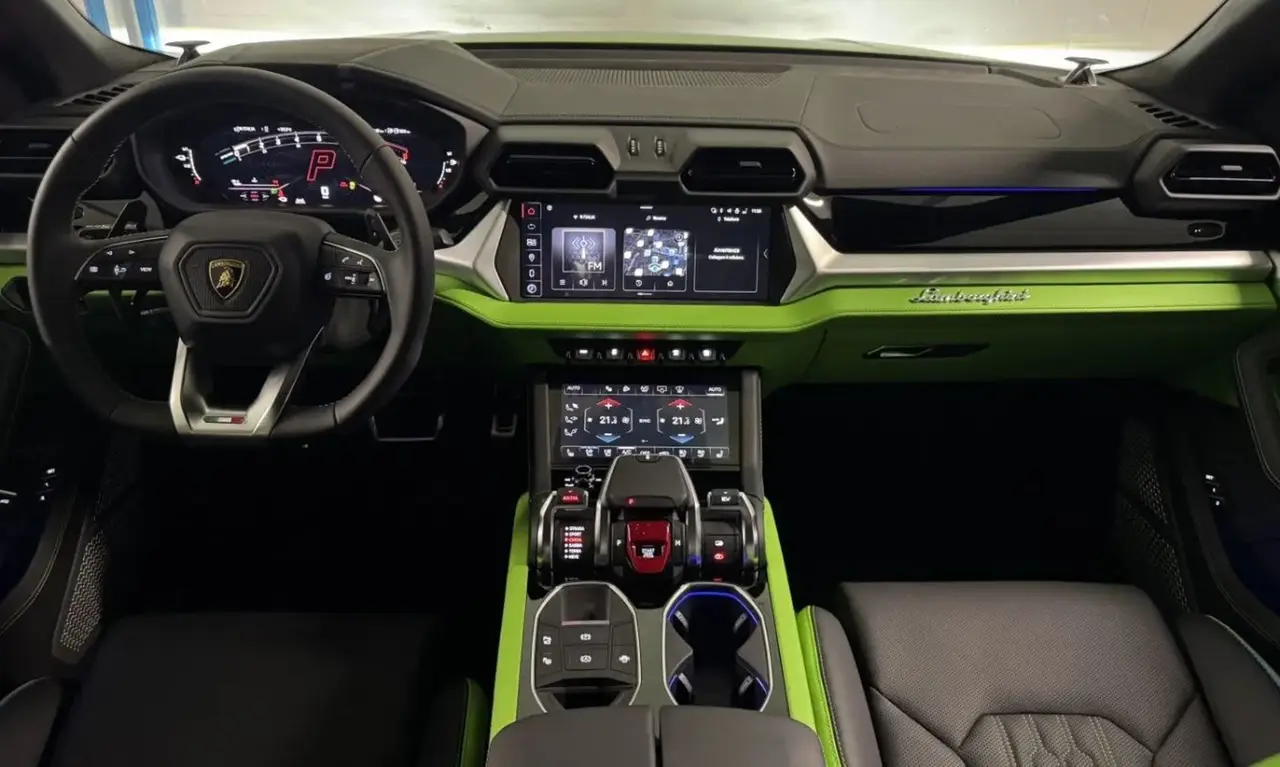 Land Rover Range Rover Sport Dynamic SE 2025, dashboard — Cannes Lux Car Rental, Cannes. Land Rover Range Rover Sport Dynamic SE in Cannes Land Rover Range Rover Sport Dynamic SE…