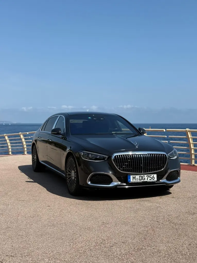 Maybach S580 2023, vista trasera — Cannes Lux Car Rental, Cannes. Traslados discretos a Mónaco con chófer disponible