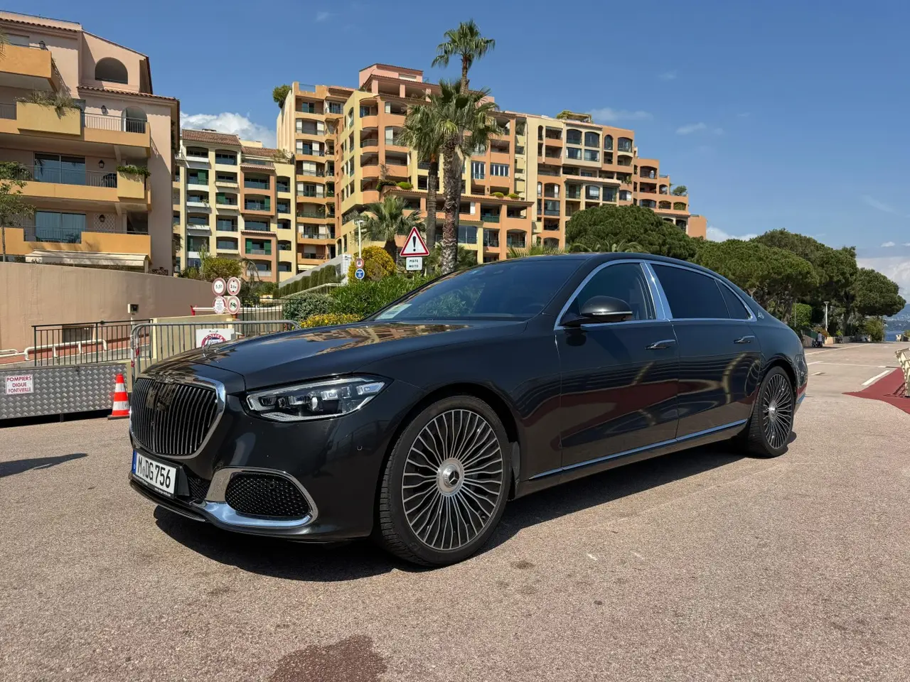 Maybach S580 2023, salpicadero — Cannes Lux Car Rental, Cannes. Maybach S580 en Cannes El servicio de alquiler del Maybach S580 en Cannes pone a su…