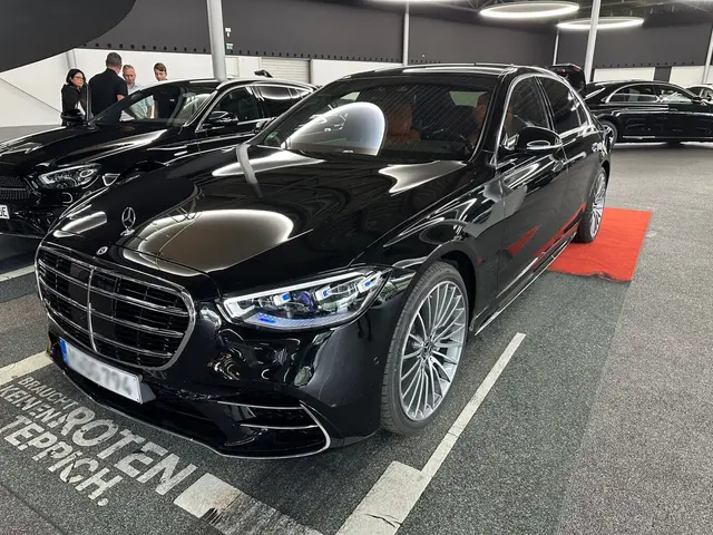Mercedes Benz S-klasse S400 Long 4-Matic 2023 — Cannes Lux Car Rental, Cannes