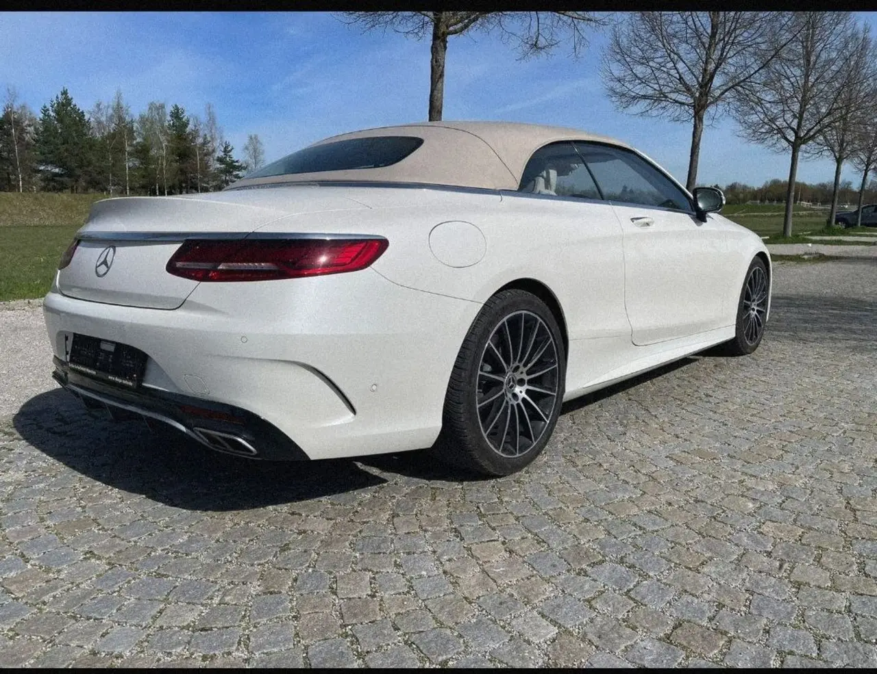 Mercedes Benz S560 Cabrio 2021, rear view — Cannes Lux Car Rental, Cannes. Mercedes Benz S560 Cabrio in Cannes Mercedes Benz S560 Cabrio rental in Cannes provides…