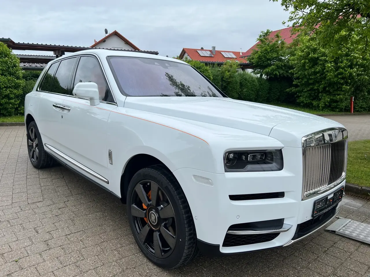 Rolls-Royce Cullinan 2022, interior — Cannes Lux Car Rental, Cannes. Rolls-Royce Cullinan in Cannes Rolls-Royce Cullinan hire in Cannes offers a 2022 luxury…