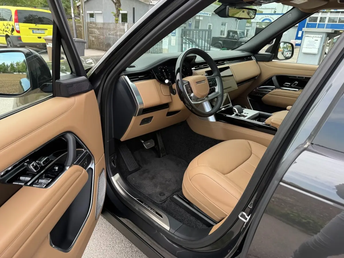 Rover Range Rover Autobiography D350 7s 2025, front view — Cannes Lux Car Rental, Cannes. Rover Range Rover Autobiography D350 7s in Cannes Rover Range Rover Autobiography D350 7s…